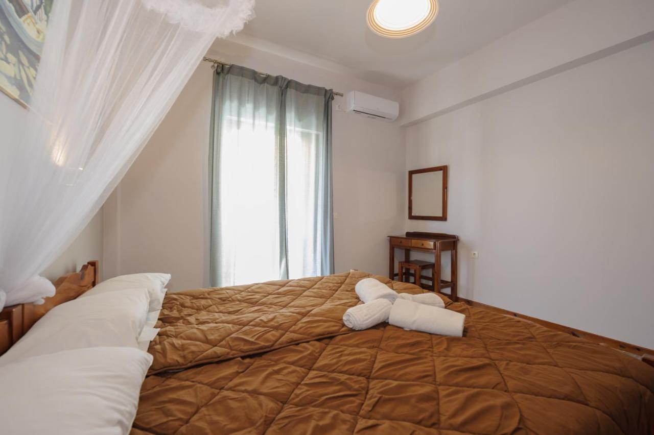 Elias & Vasili House Hotel Agios Georgios Pagon Bagian luar foto