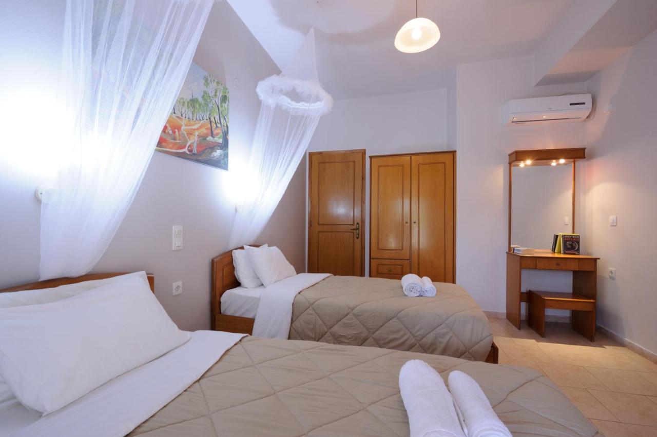 Elias & Vasili House Hotel Agios Georgios Pagon Bagian luar foto