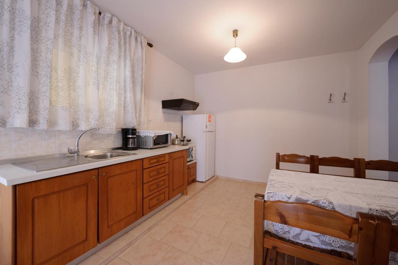 Elias & Vasili House Hotel Agios Georgios Pagon Bagian luar foto