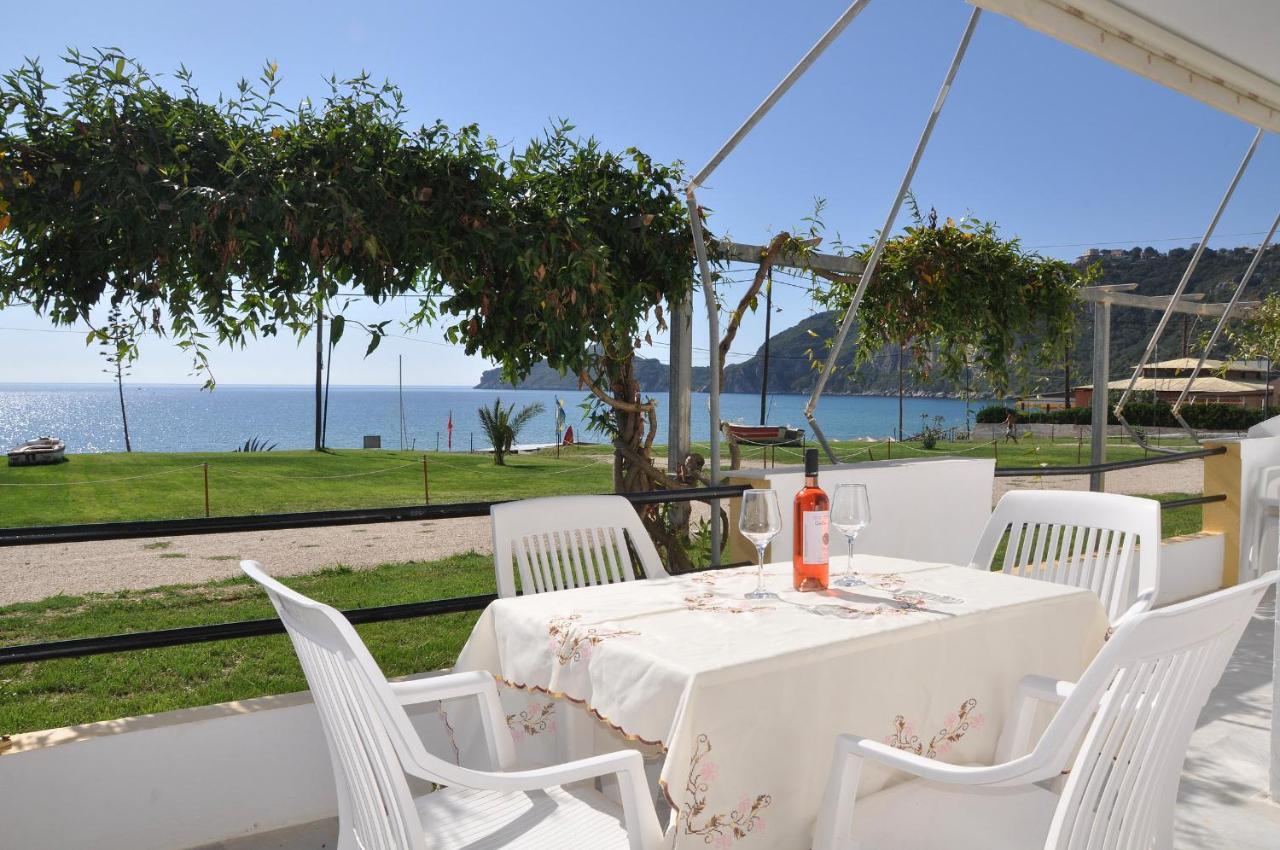 Elias & Vasili House Hotel Agios Georgios Pagon Bagian luar foto